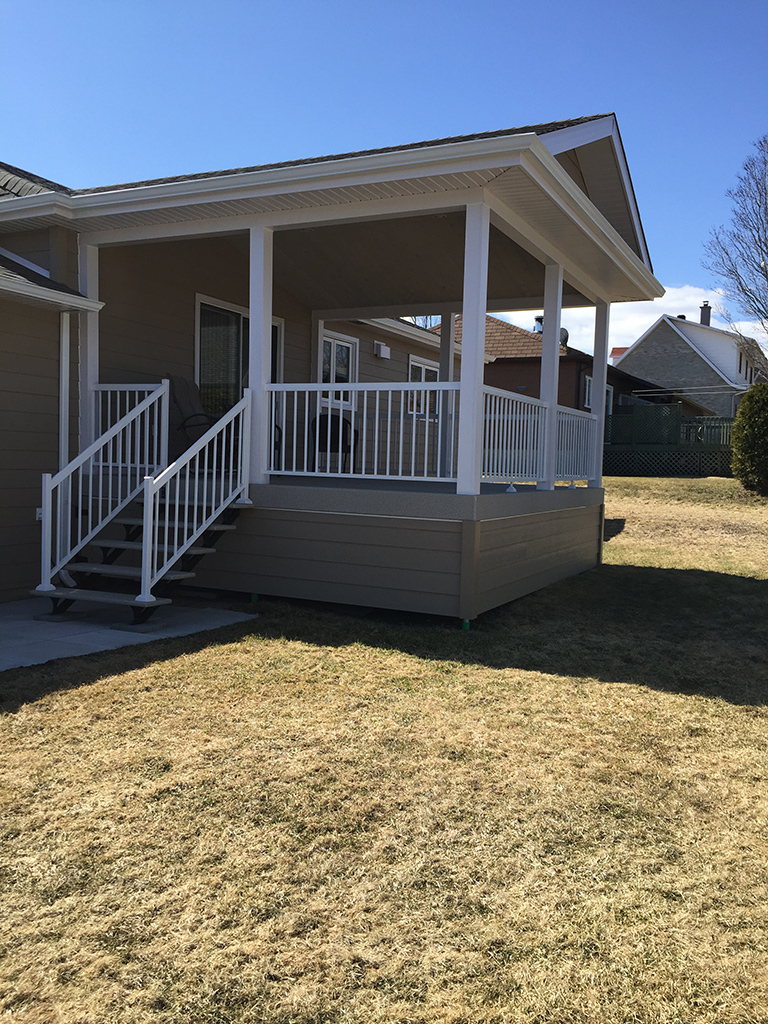 http://www.constructionsdv.com/wp-content/uploads/2016/07/PatioCouvert2.jpg